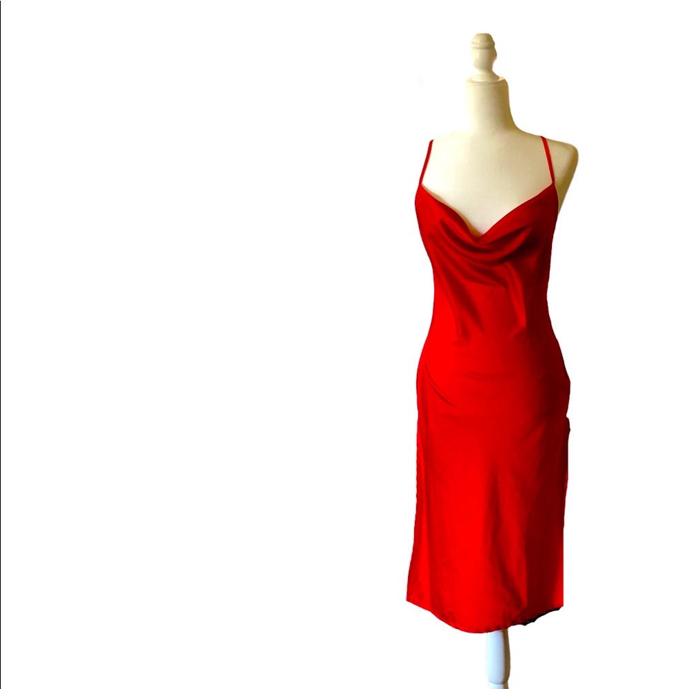 Satin-feel silky red dress 💃
